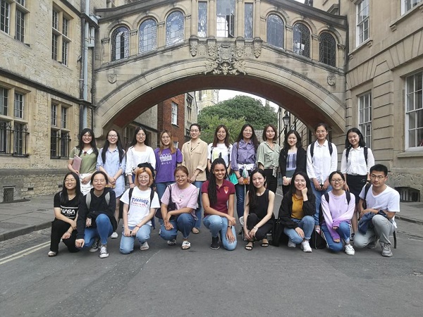 1573642762892042788.jpg 牛津大学.jpg